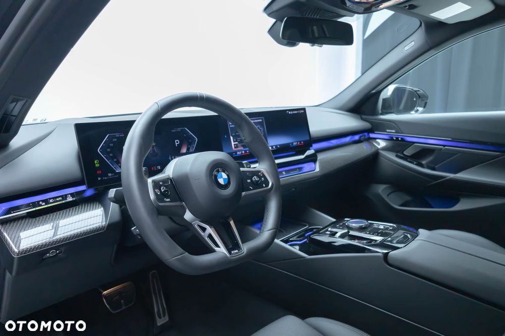 BMW Seria 5 520d xDrive - 14