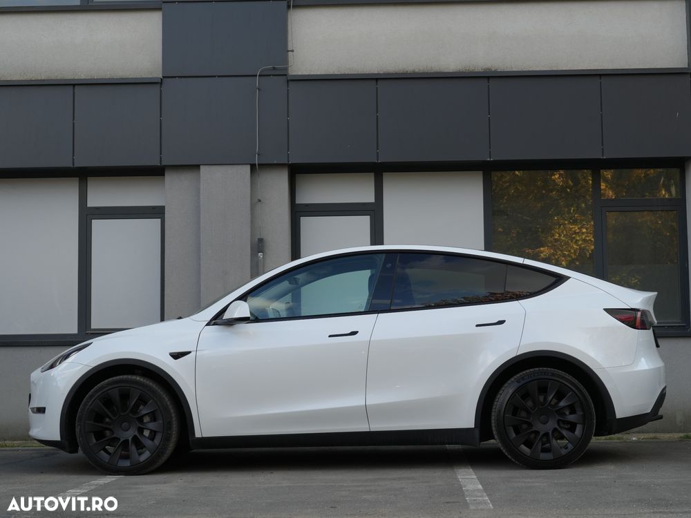 Tesla Model Y Performance Dual Motor AWD - 40