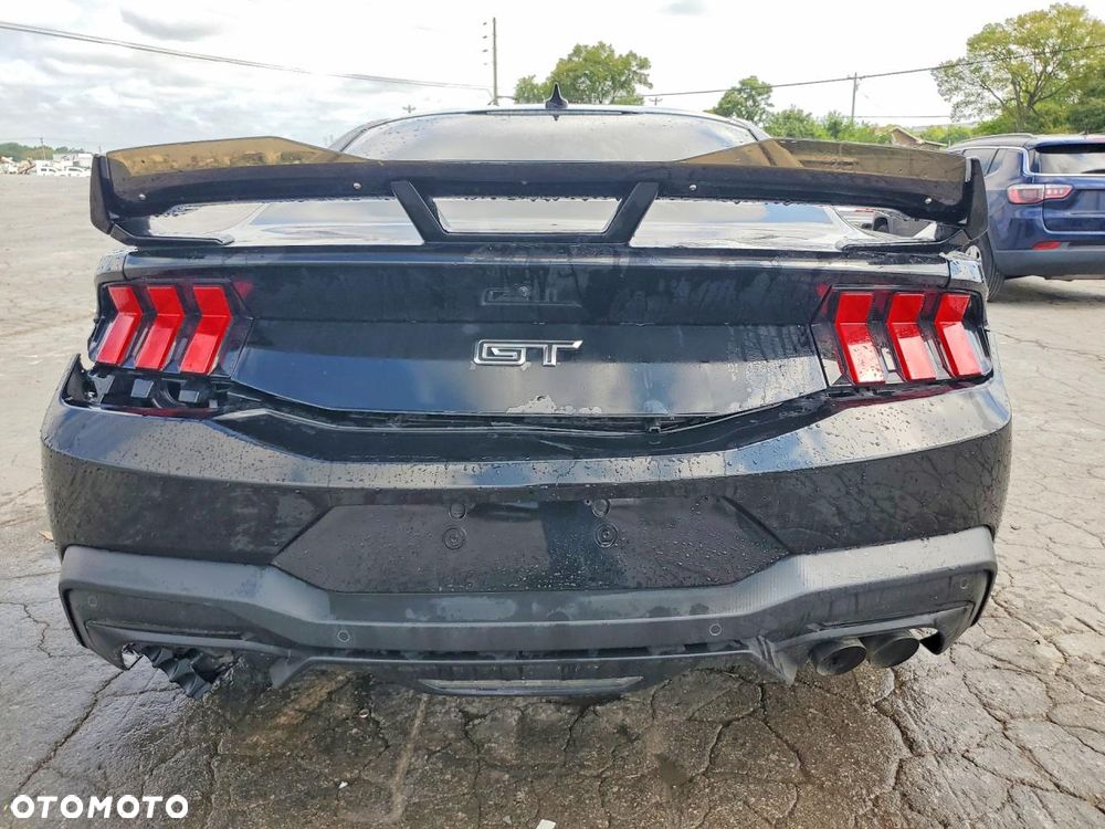 Ford Mustang - 8
