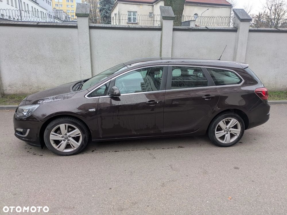 Opel Astra 1.4 Turbo Cosmo - 2