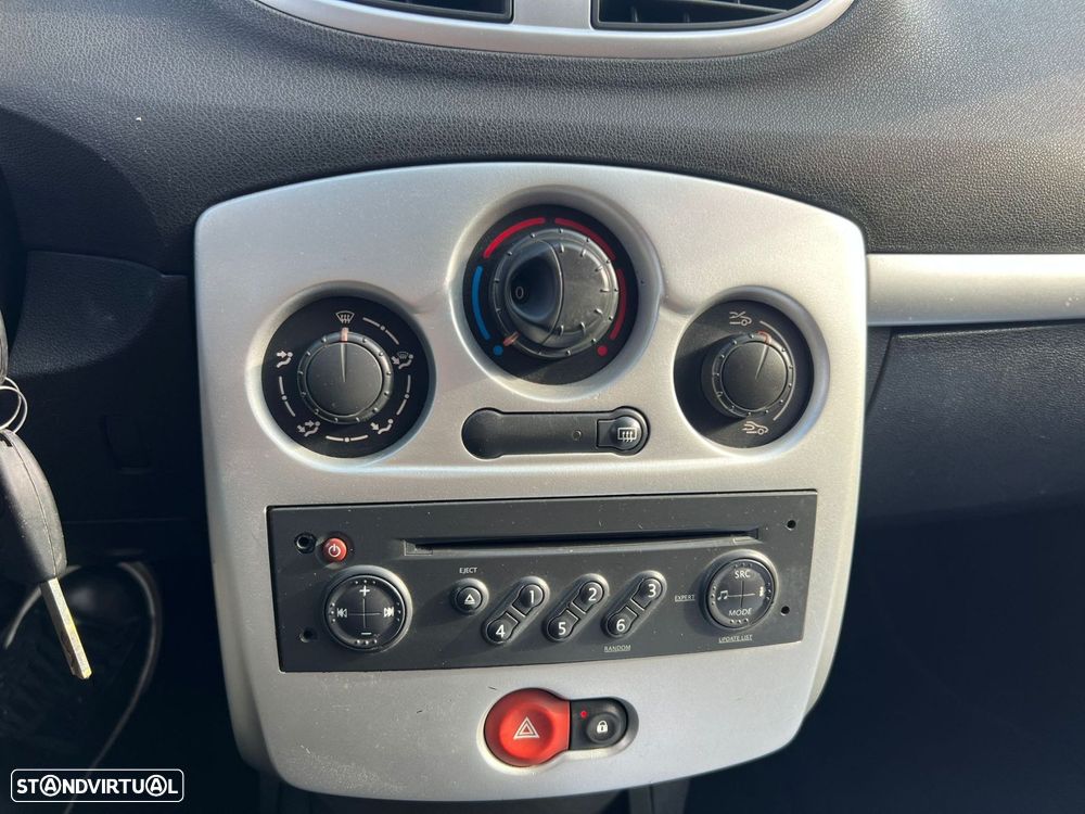 Renault Clio 1.2 16V Dynamique - 28