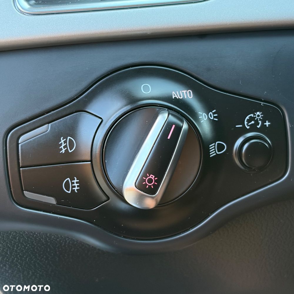 Audi A4 Avant 2.0 TDI DPF Ambiente - 11