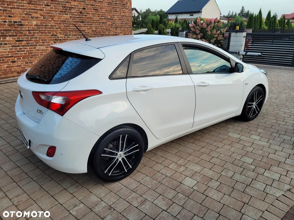 Hyundai i30 1.4 Fifa World Cup Edition - 10