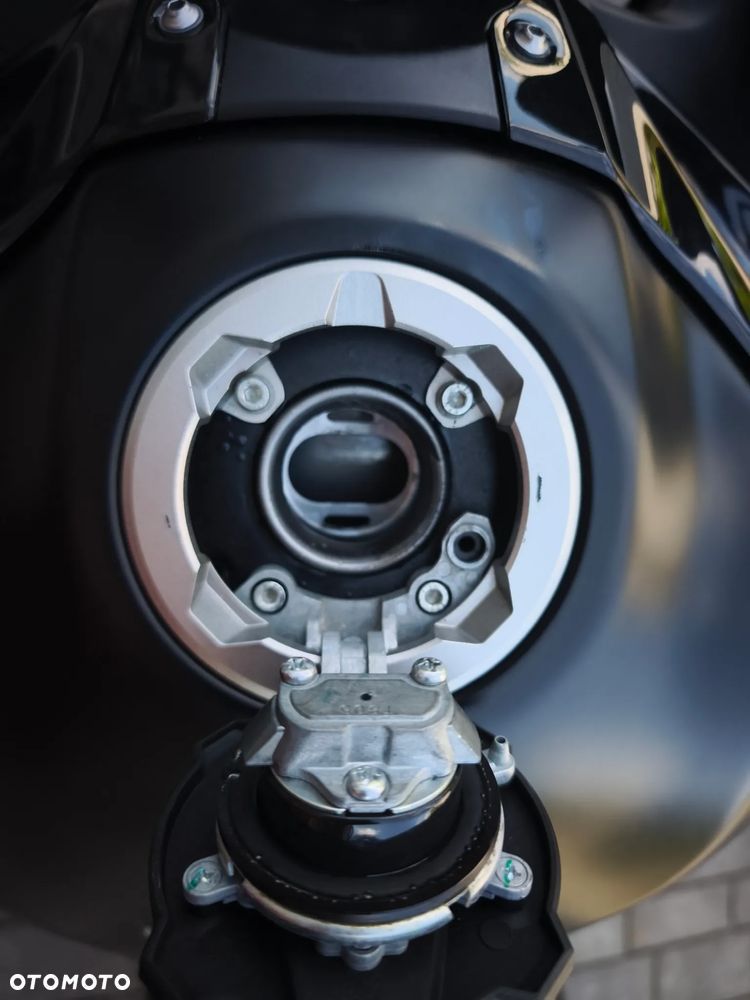 Kawasaki Z 900 - 16
