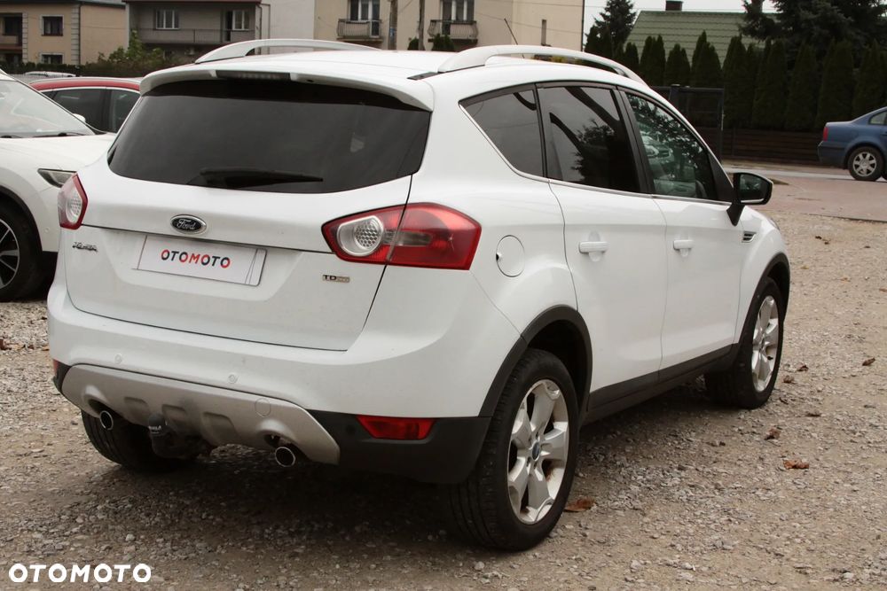 Ford Kuga 2.0 TDCi 2x4 Titanium - 10