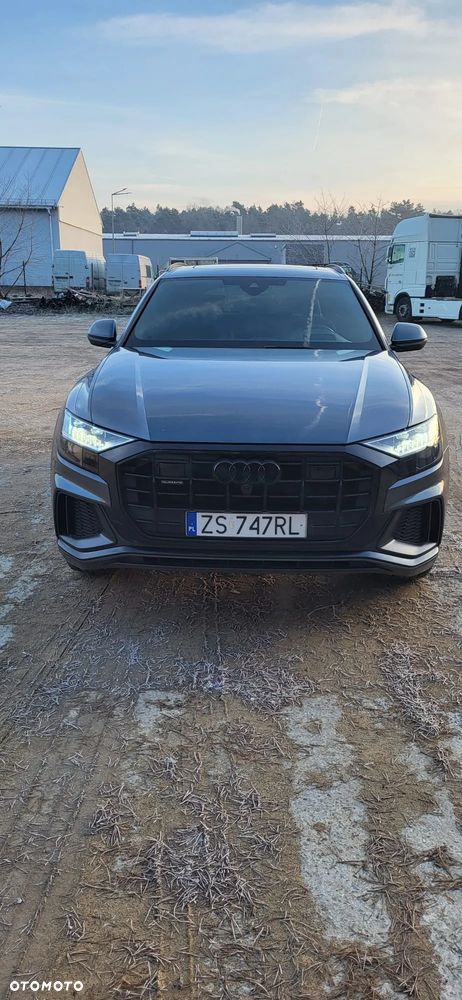 Audi Q8 - 8