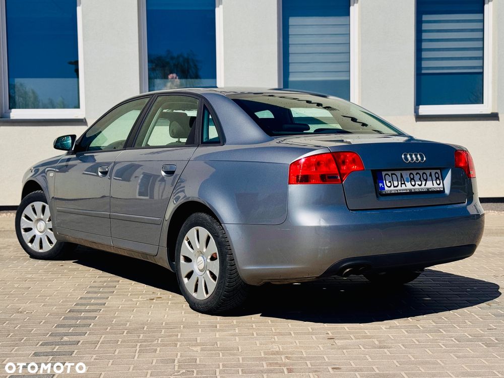Audi A4 Limousine 2.0 TDI DPF - 11