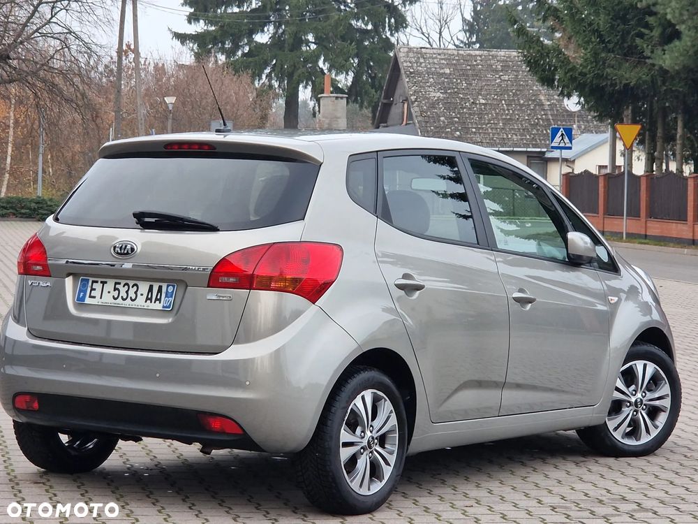 Kia Venga - 35