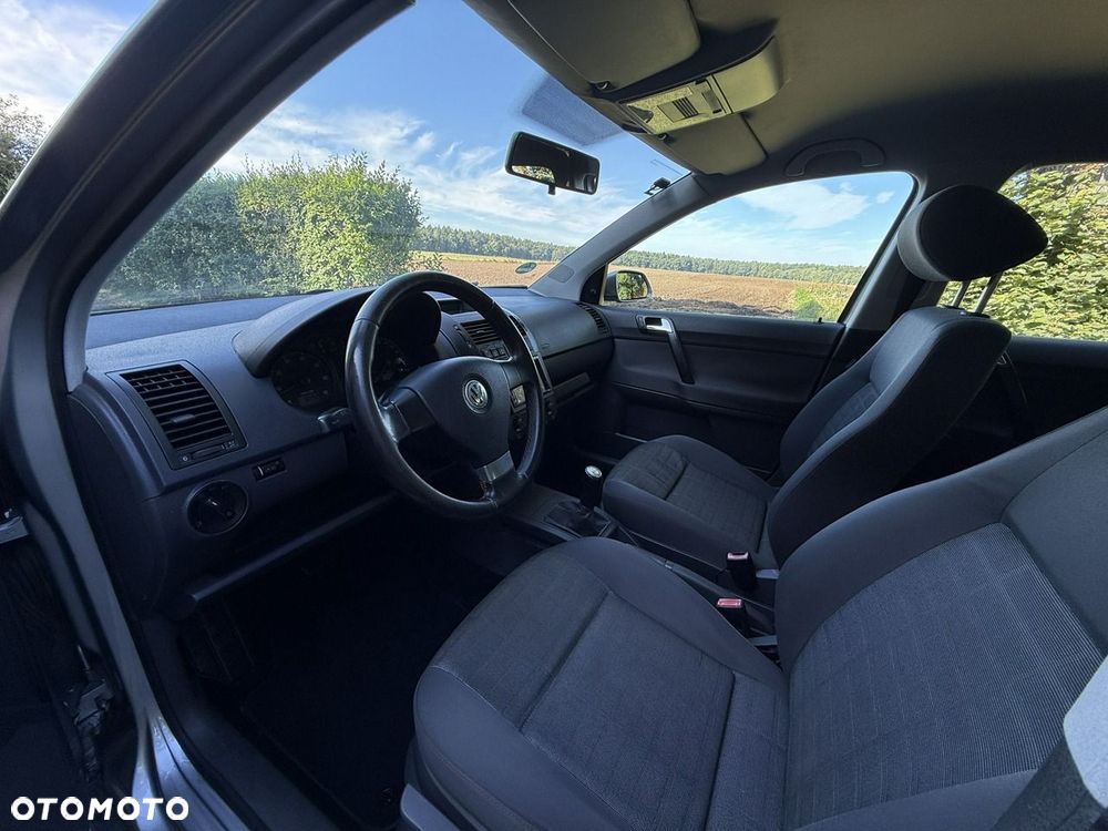 Volkswagen Polo 1.4 16V Comfortline - 25