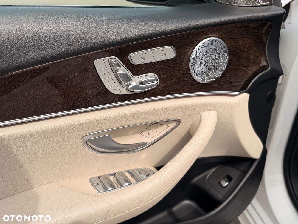 Mercedes-Benz Klasa E 300 9G-TRONIC AMG Line - 11