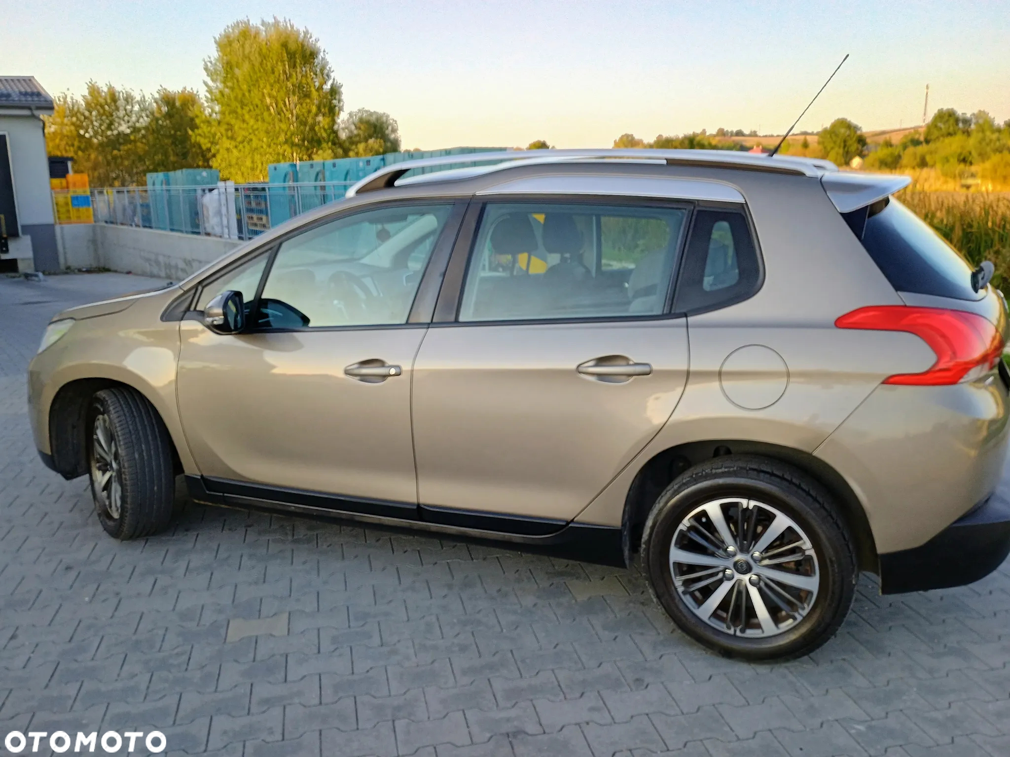 Peugeot 2008 1.2 Pure Tech Active - 10