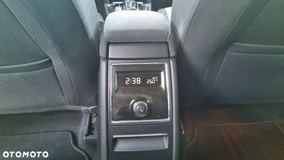 Skoda Superb 2.0 TDI Green tec DSG Exclusive - 23