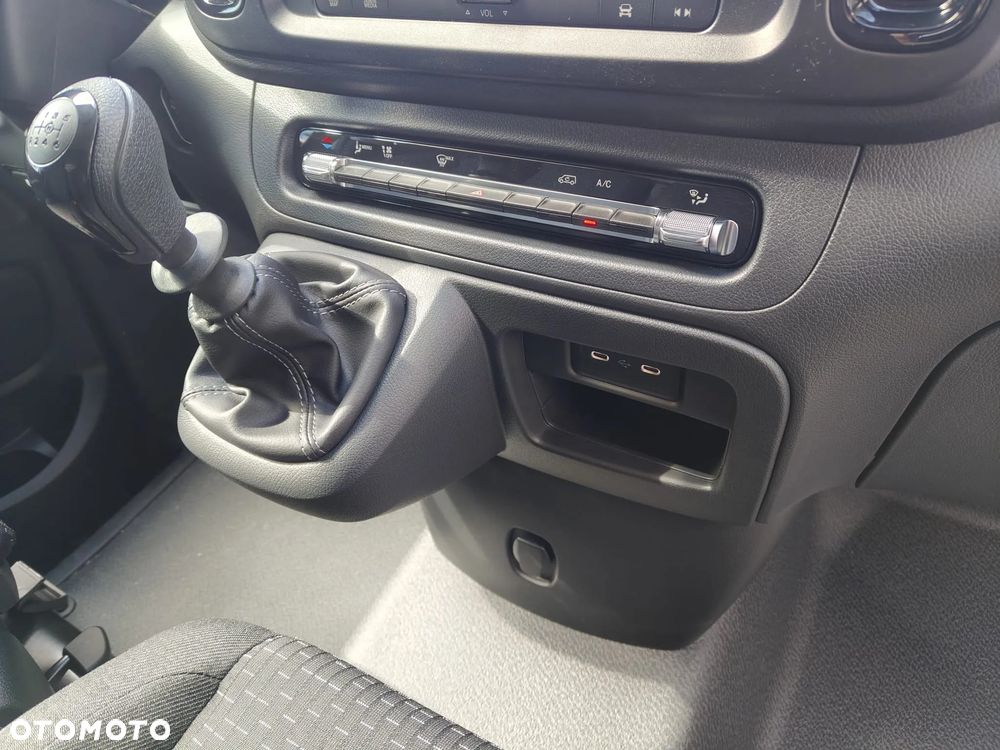 Mercedes-Benz Vito - 12