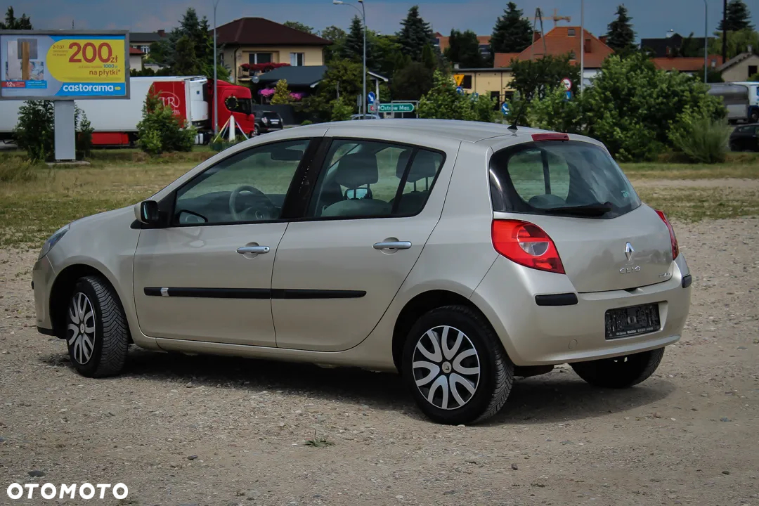 Renault Clio 1.6 16V Exception - 11