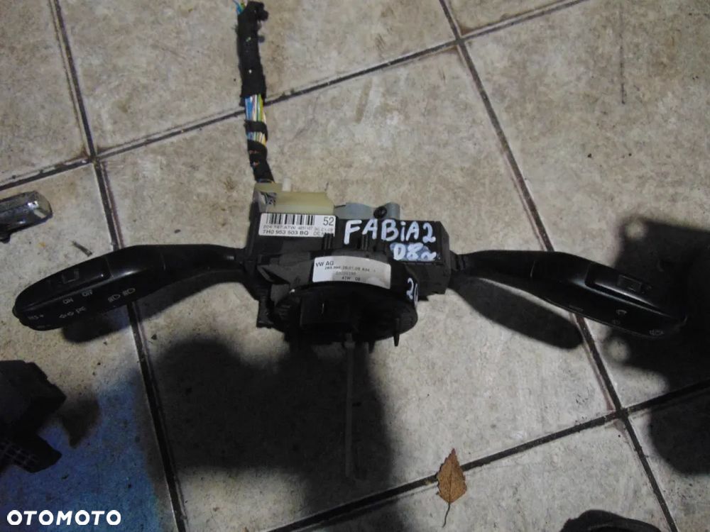 Przełączniki pod kierownice skoda fabia 2