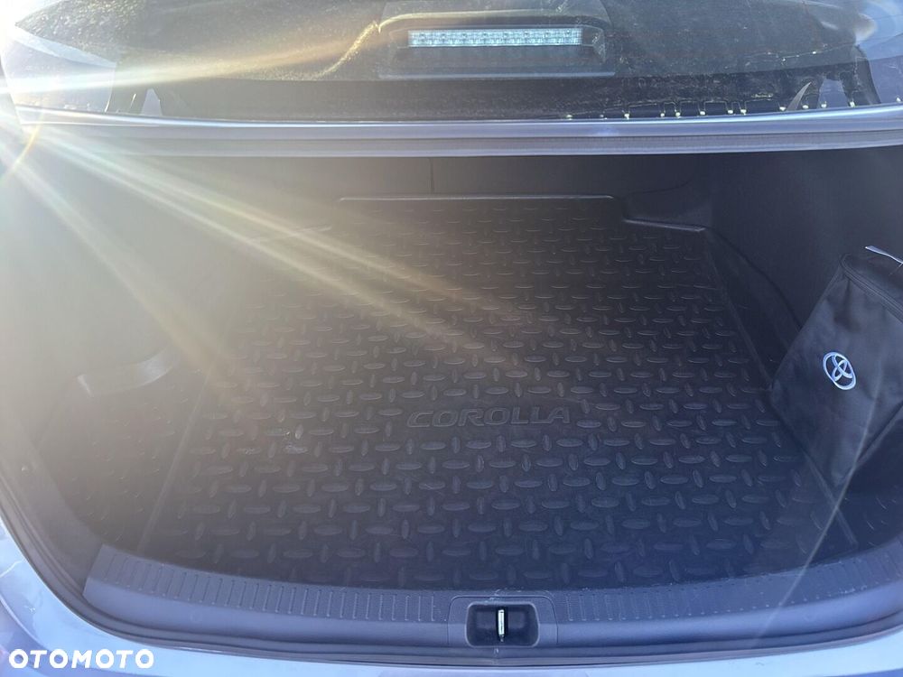 Toyota Corolla 1.8 Hybrid Comfort - 15