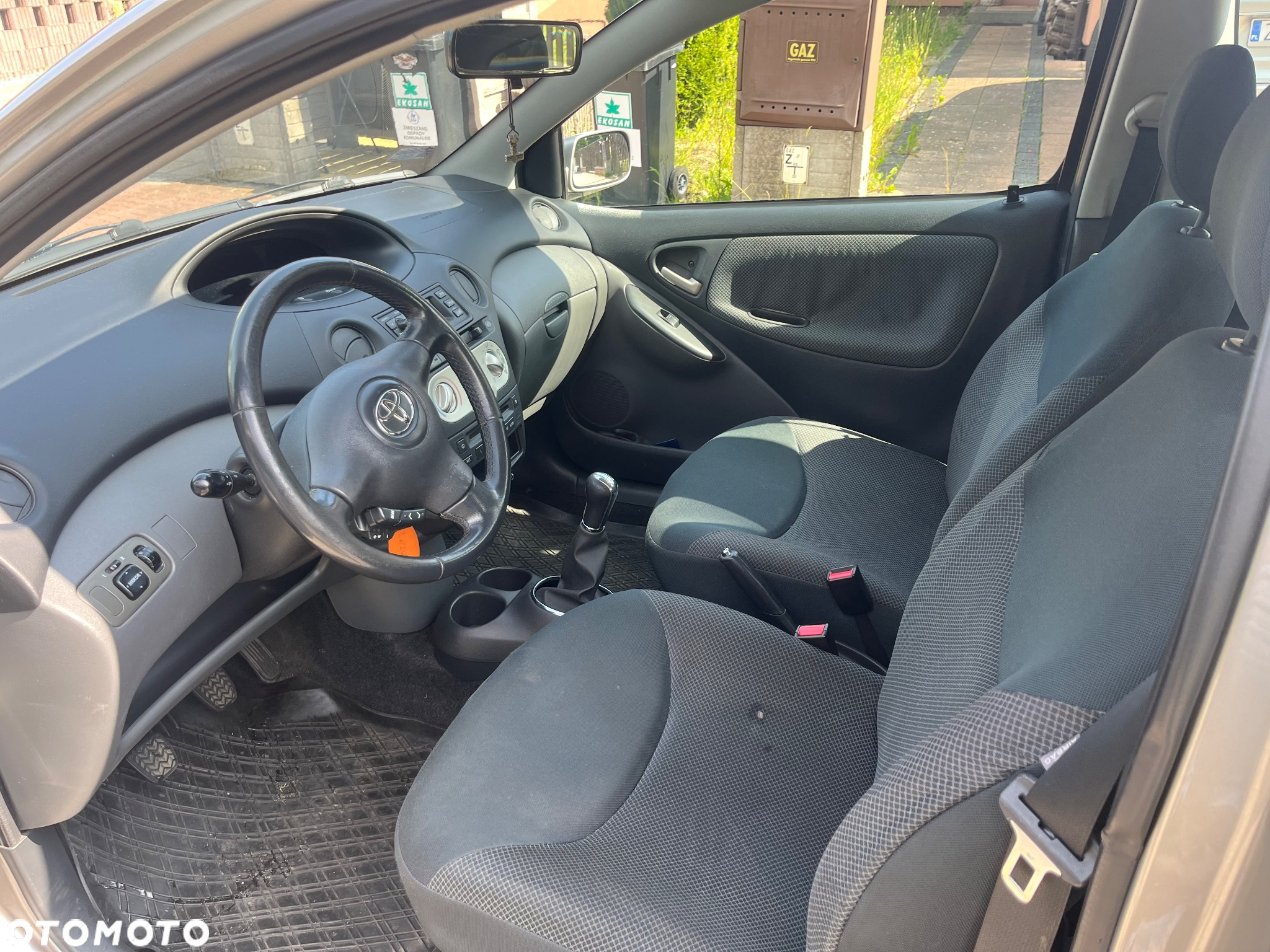 Toyota Yaris 1.3 - 11