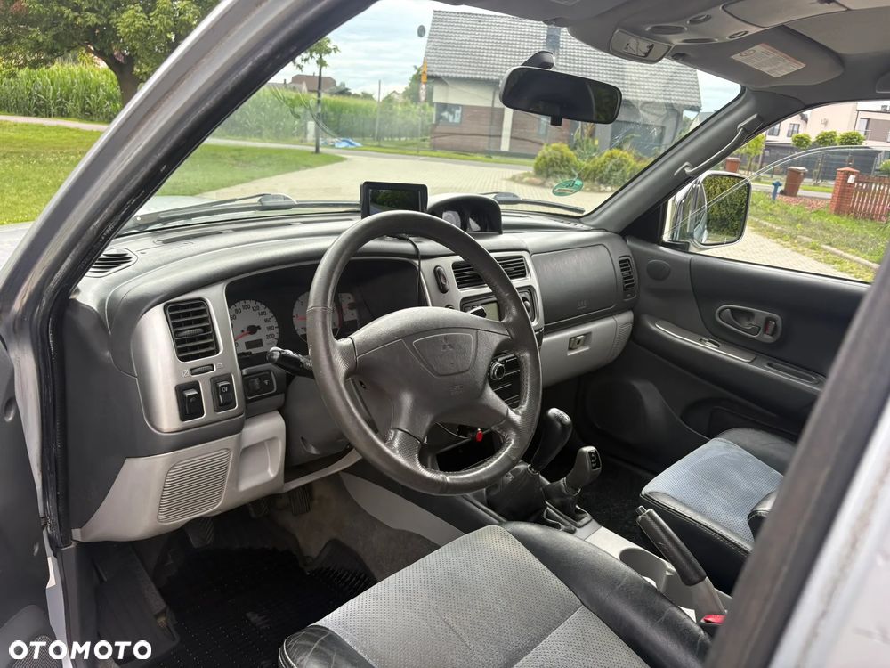 Mitsubishi Pajero Sport 2.5 TD+ Intense - 10