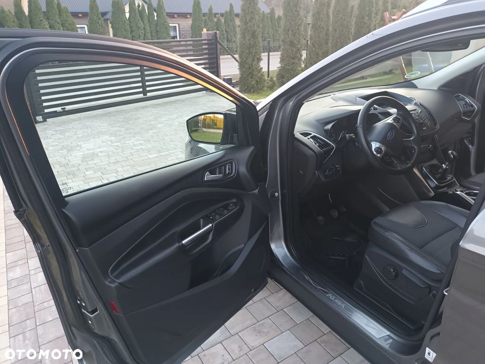 Ford Kuga 1.6 EcoBoost 2x4 Titanium - 30