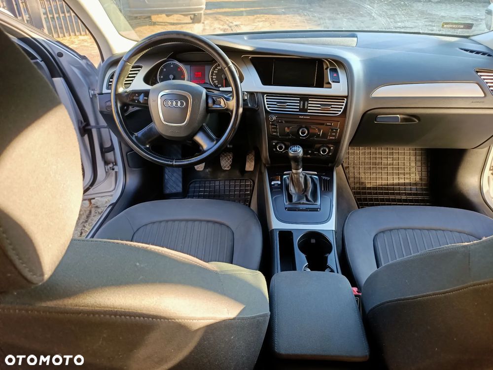 Audi A4 Avant - 9