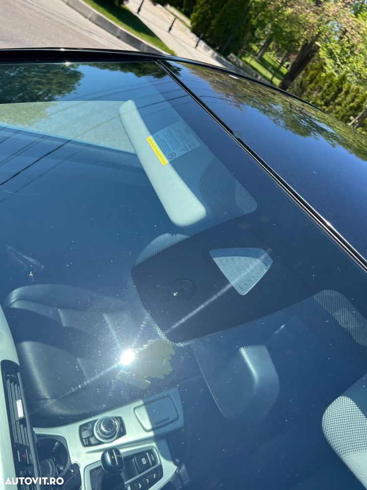 BMW Seria 5 525d xDrive Sport-Aut. - 25