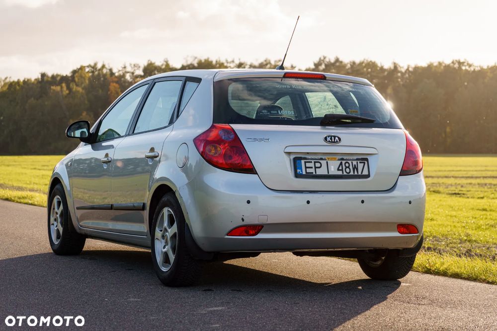 Kia Ceed - 4