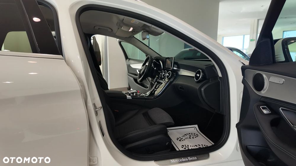 Mercedes-Benz Klasa C 200 7G-TRONIC - 33