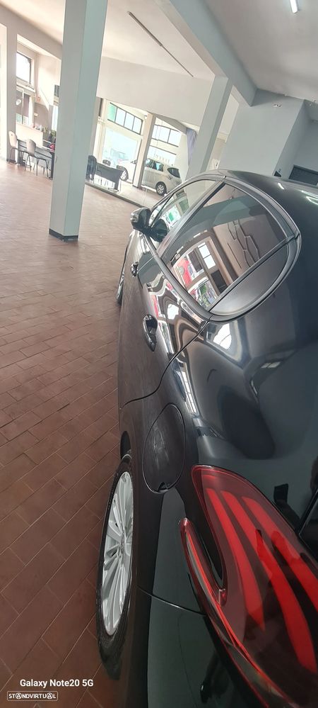 Peugeot 208 - 4