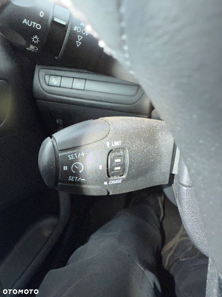 Peugeot 208 PureTech 82 Start & Stop Allure - 21