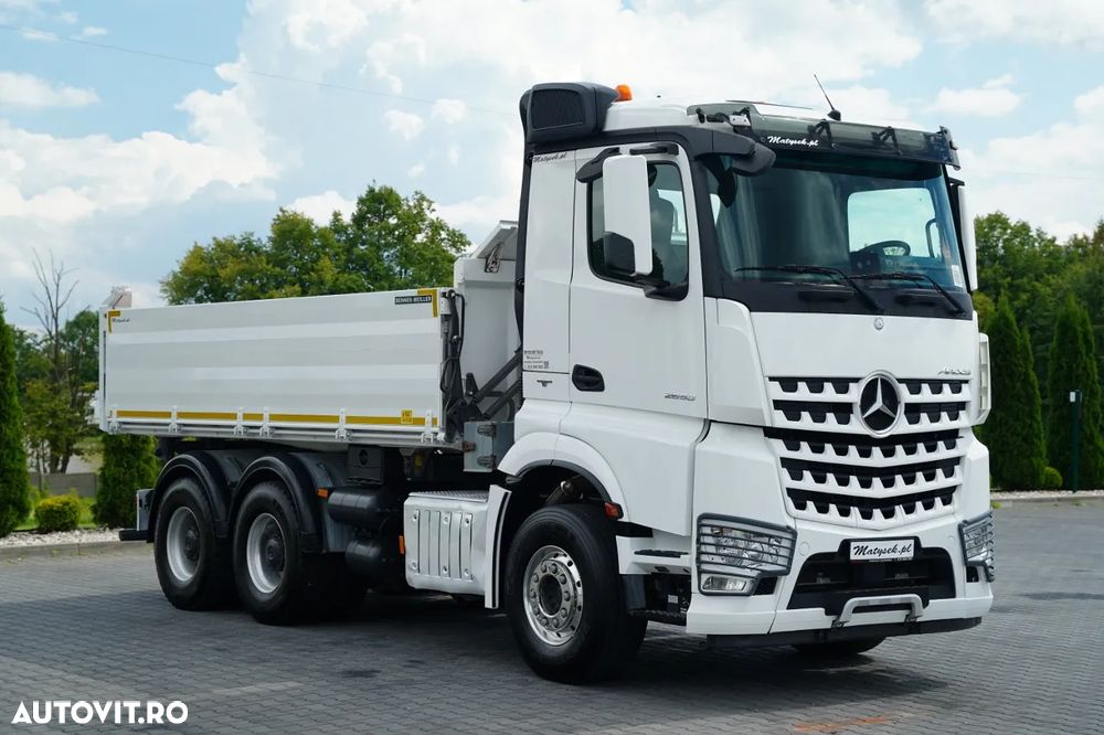 Mercedes-Benz AROCS 2658 / BASCULATOR 3 LATE / SARCINĂ UTILĂ 14 TONE / JANTE DIN ALIAJ / EURO 6 / - 17