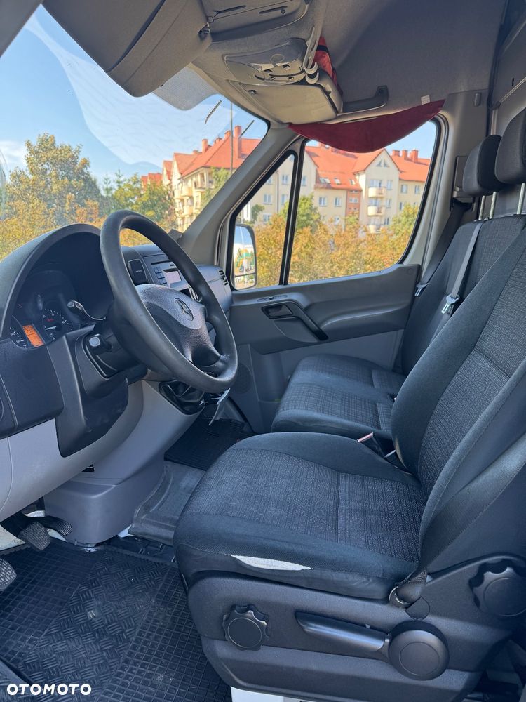 Mercedes-Benz Sprinter - 12