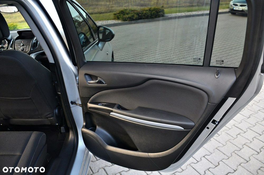 Opel Zafira - 16