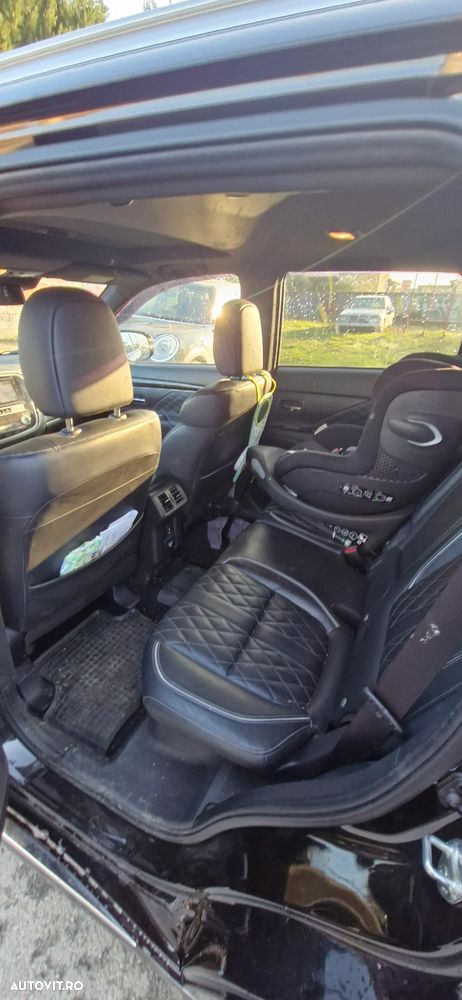 Mitsubishi Outlander PHEV 2.4 L 4X4 Instyle+ - 21