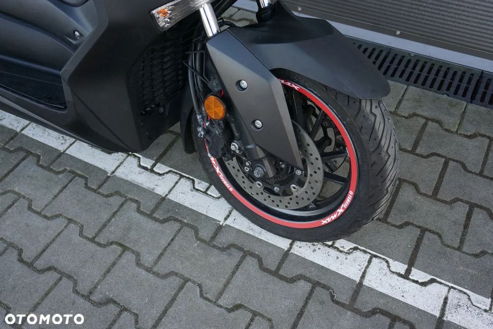 Yamaha X-max - 9