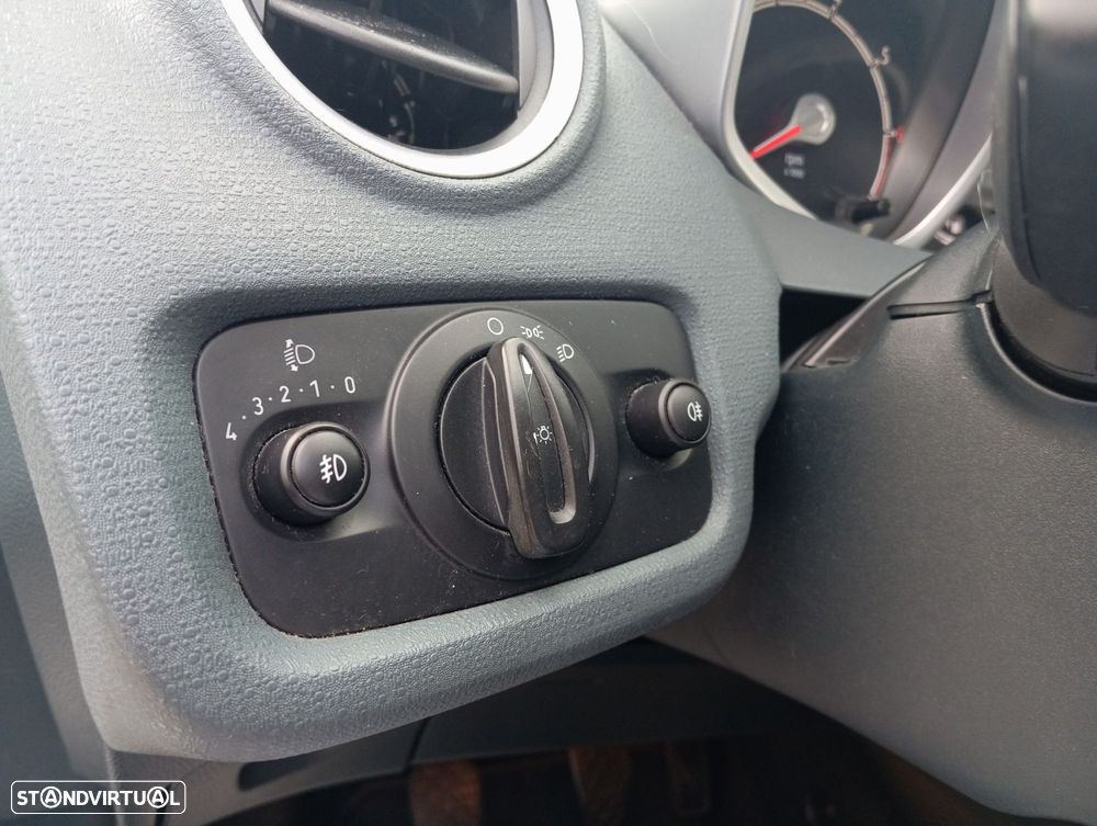 Ford Fiesta 1.25 Techno - 11
