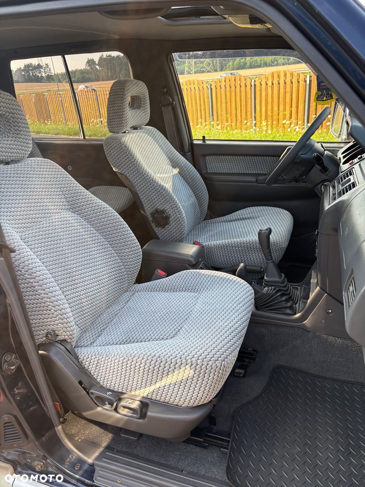Mitsubishi Pajero - 21