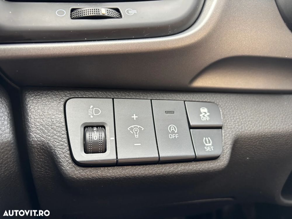 Kia Stonic 1.2 MPI 5MT Trend - 24