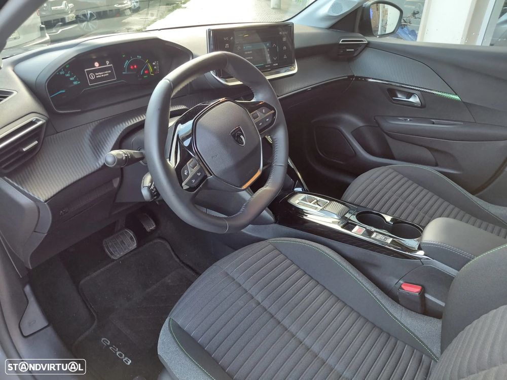 Peugeot e-208 - 17
