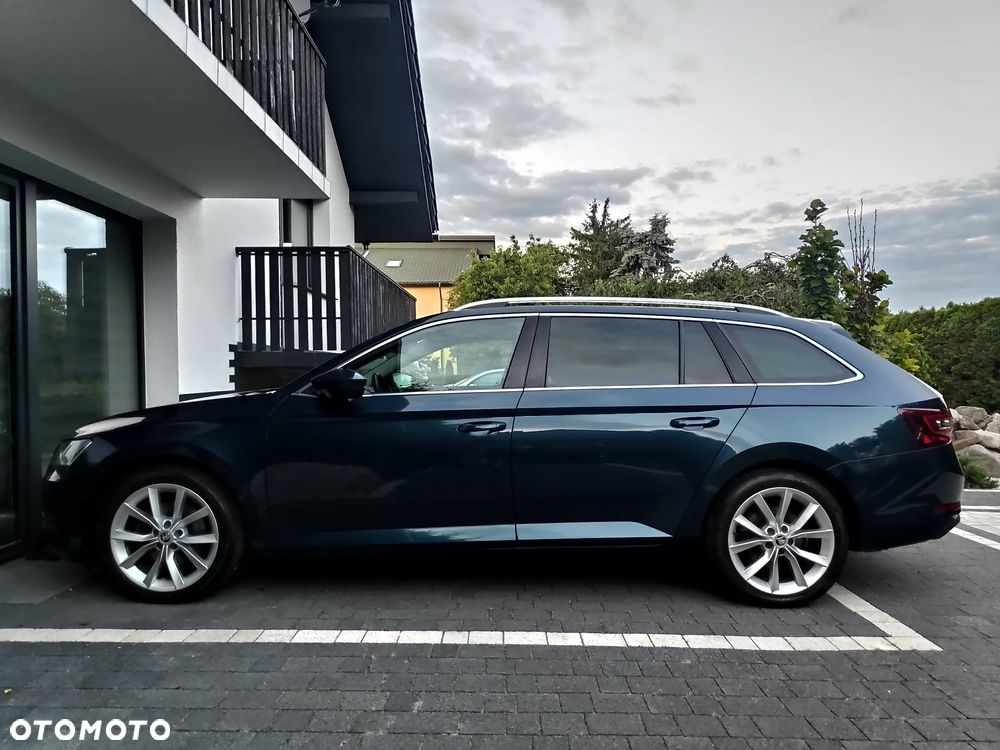 Skoda Superb 2.0 TDI Premium Edition - 10