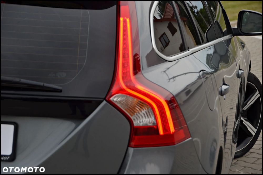 Volvo V60 D2 Drive-E R-Design Momentum - 18