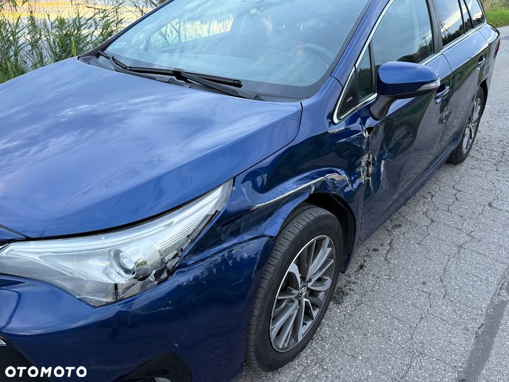 Toyota Avensis 1.6 D-4D Premium - 6