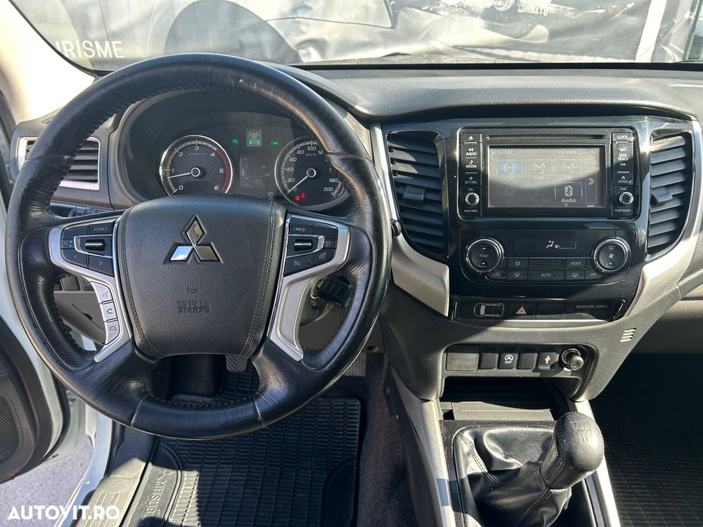 Mitsubishi L200 Double Cab 2.4 DI-D M/T Intense - 19
