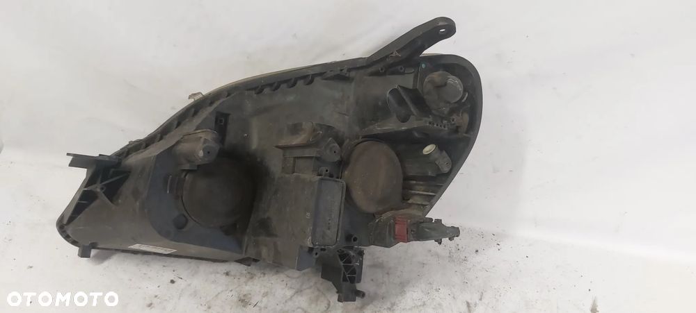 .  PRZOD PRZEDNIA LAMPA PRAWA OPEL ZAFIRA B - 3