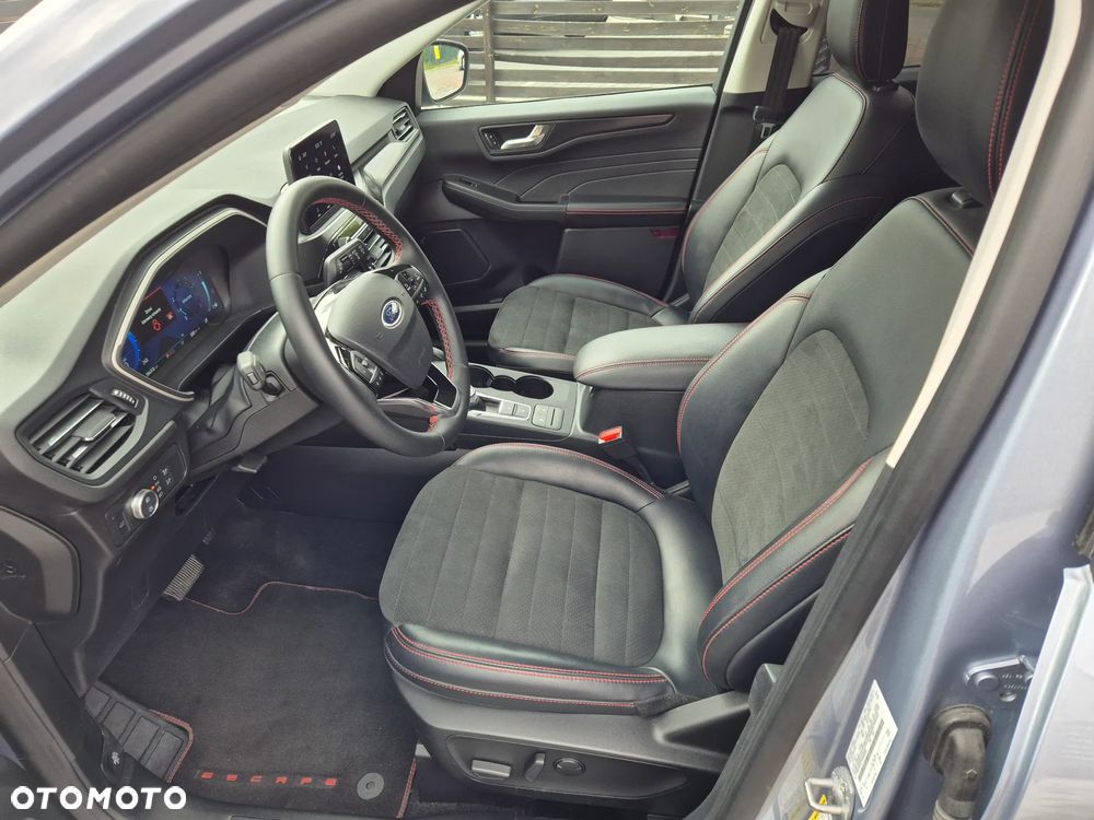 Ford Escape 2.0 EcoBoost AWD Titanium - 11