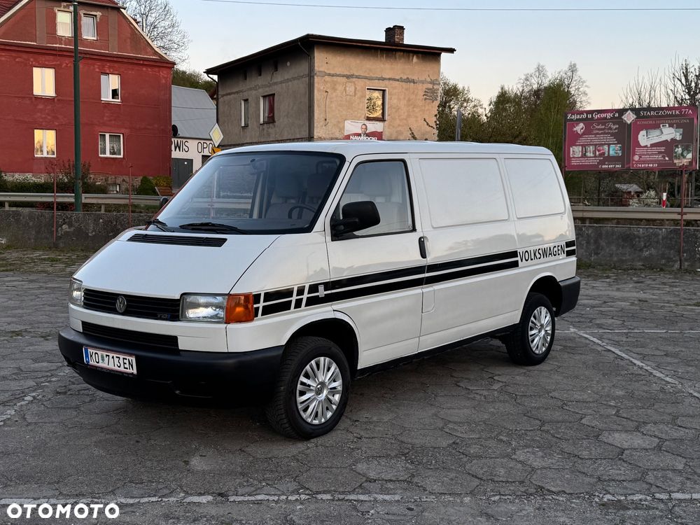 Volkswagen Transporter - 1
