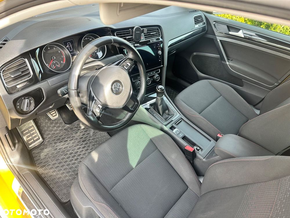 Volkswagen Golf - 13