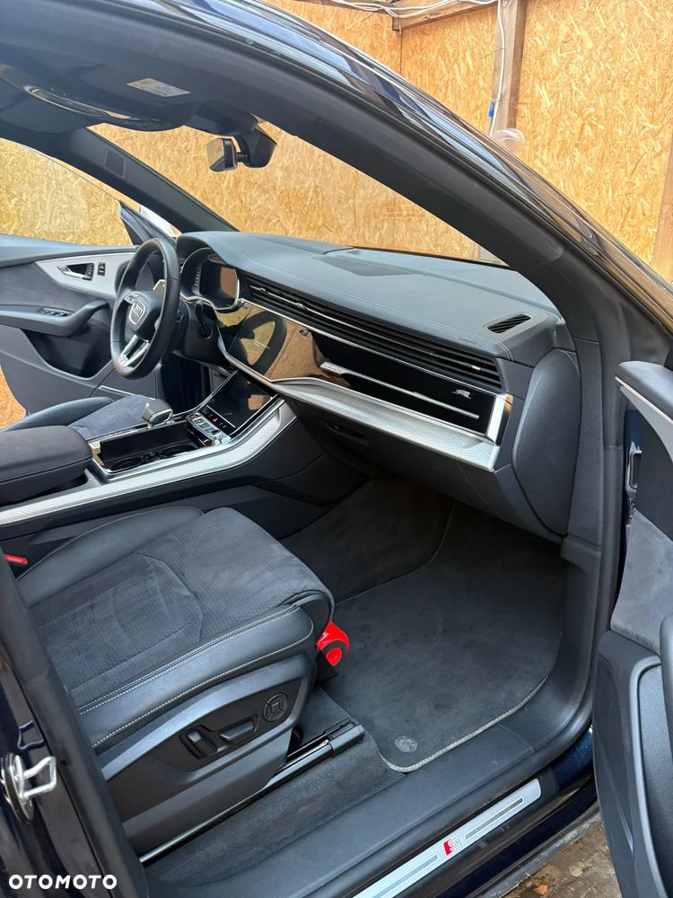 Audi SQ8 - 12