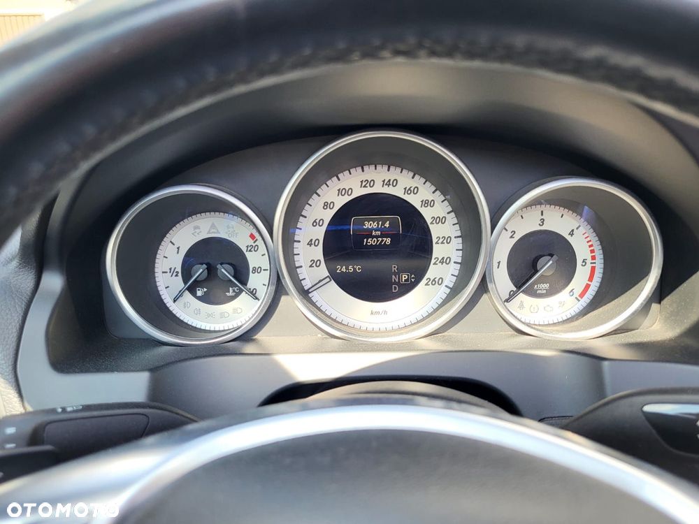 Mercedes-Benz Klasa E 220 CDI DPF BlueEFFICIENCY 7G-TRONIC Avantgarde - 18