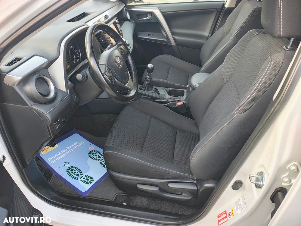 Toyota RAV4 2.0 D-4D 2WD Executive - 10