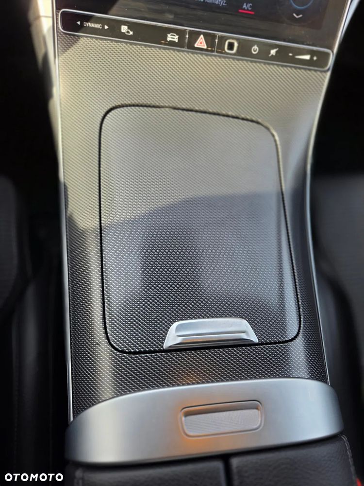 Mercedes-Benz Klasa C 200 mHEV 4-Matic Avantgarde - 24